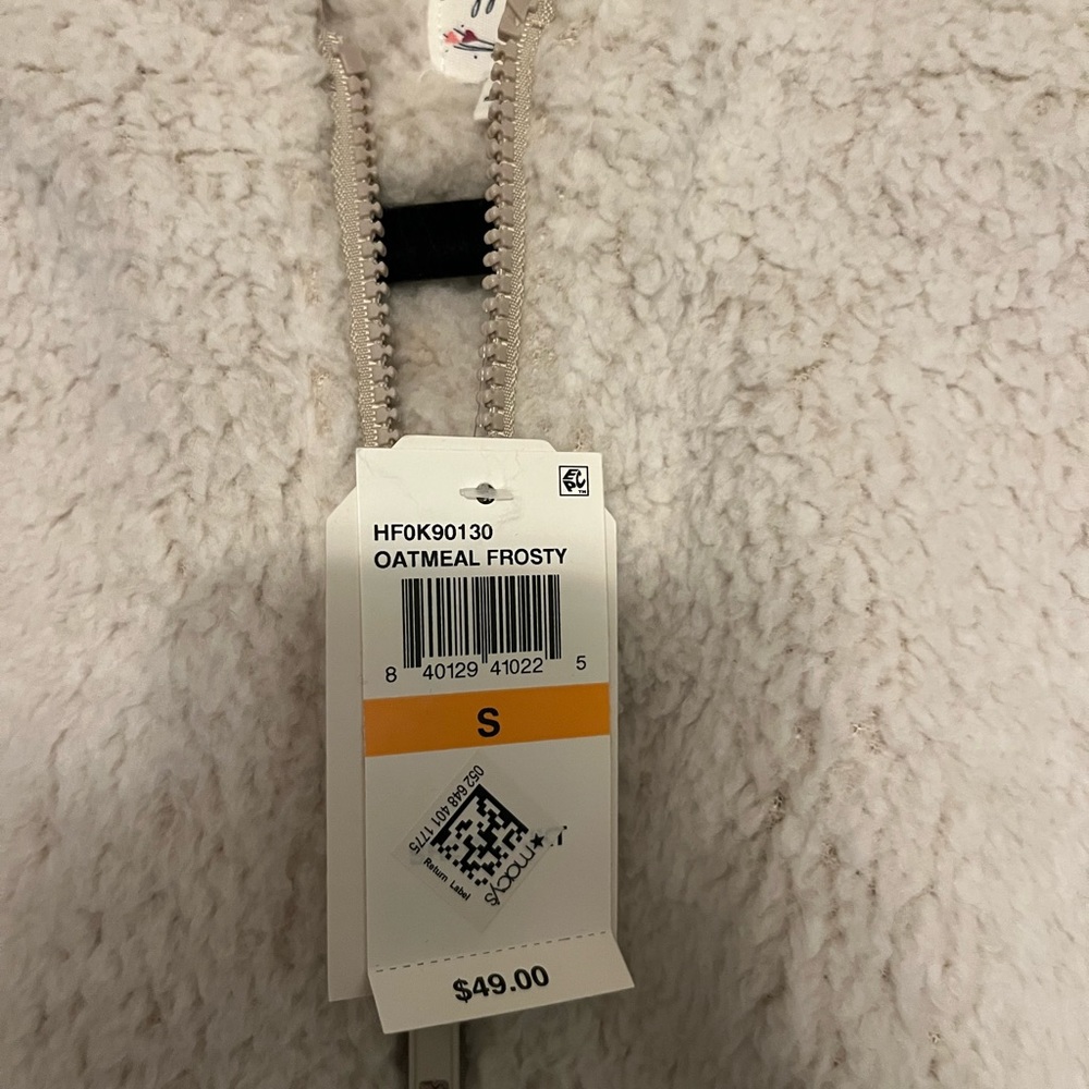 Fuzzy zip up - Picture 2 of 2
